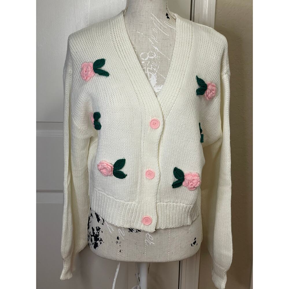 CREAM FLORAL RAISED ROSE CARDIGAN MEDIUM